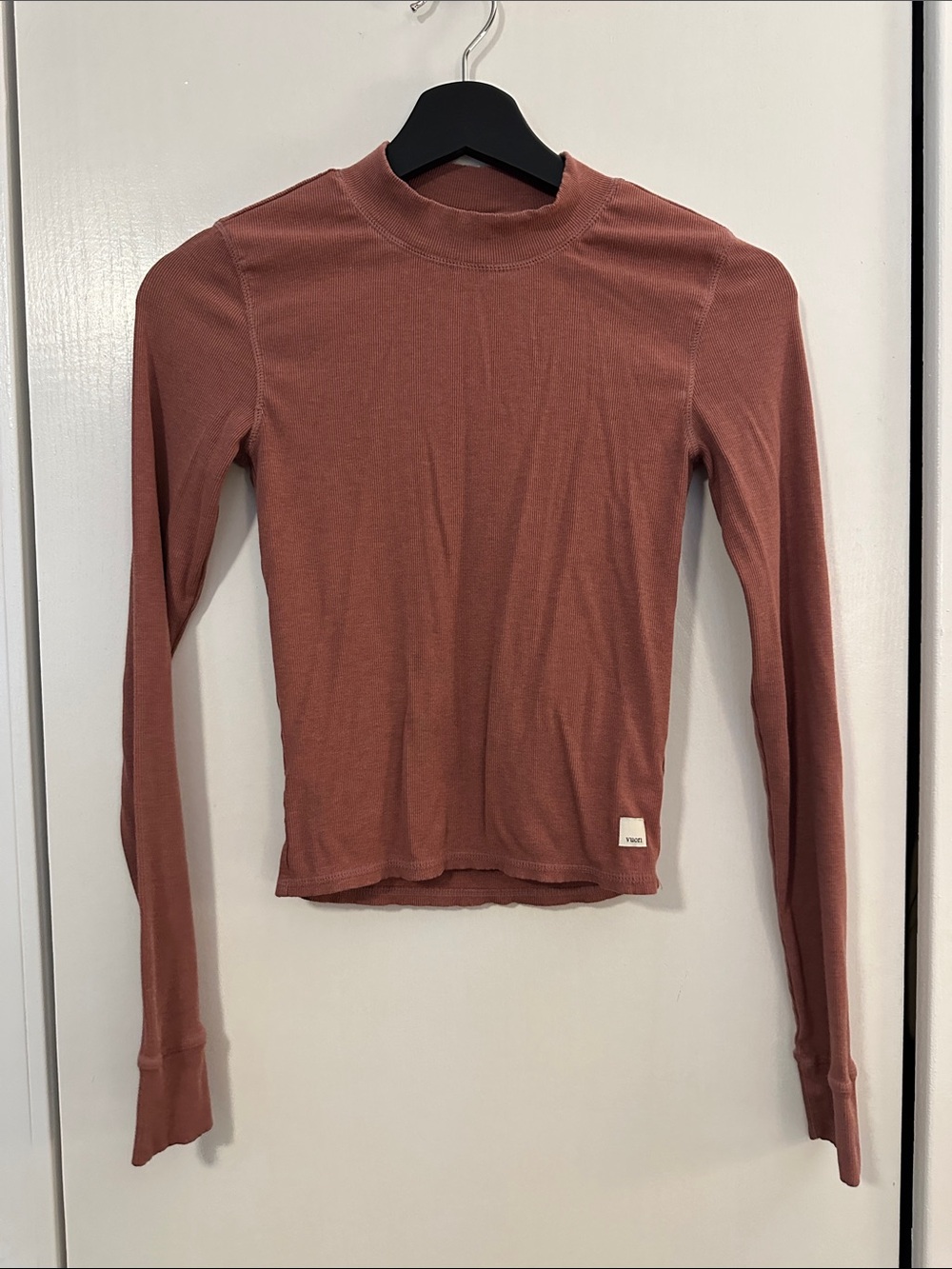 Vuori Long Sleeve Mock Neck Top in Mauve